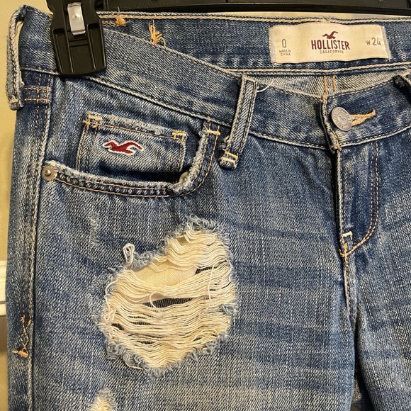 Distressed Hollister Jeans - Picture 5 of 7